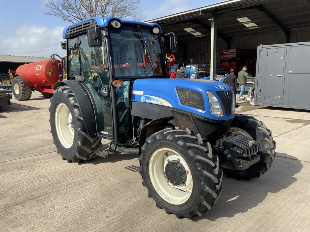 NEW HOLLAND T4050F