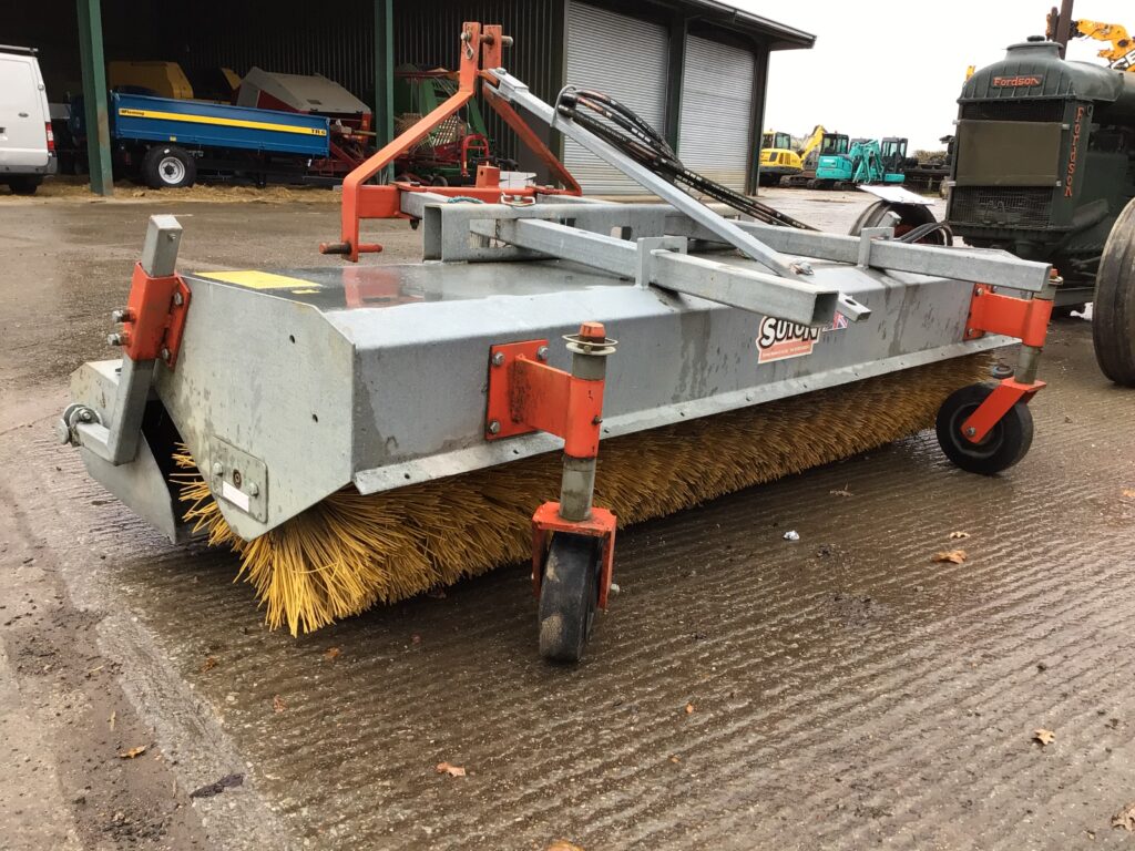 SUTON ECO230 ROAD SWEEPER