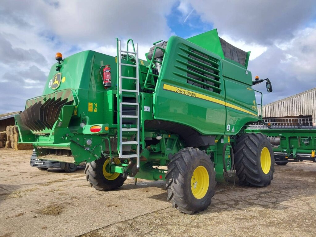 John Deere T670i HM