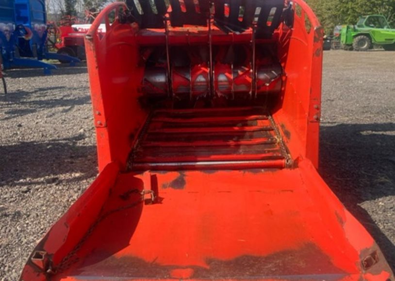 Kuhn PRIMOR Feeder/Bedder