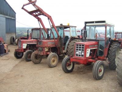 SELECTION OF IH 674, 574 tractors