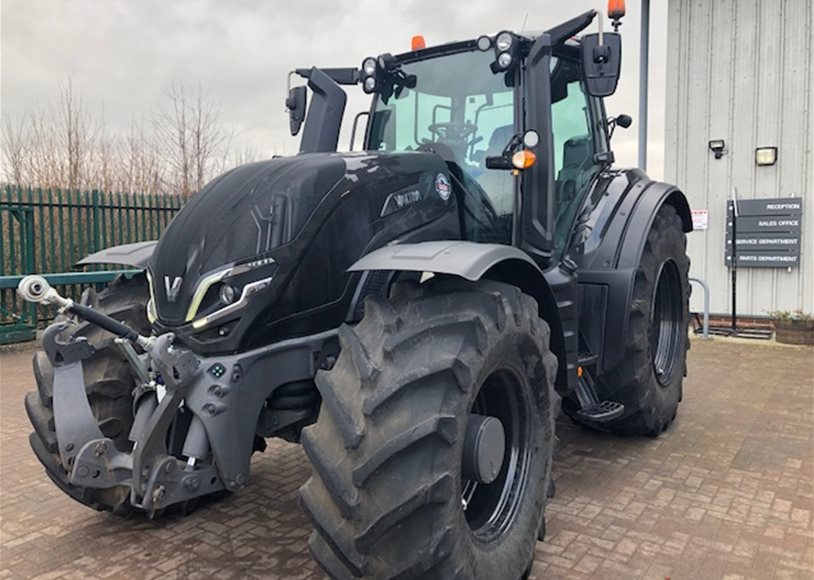 Valtra T235D Tractor