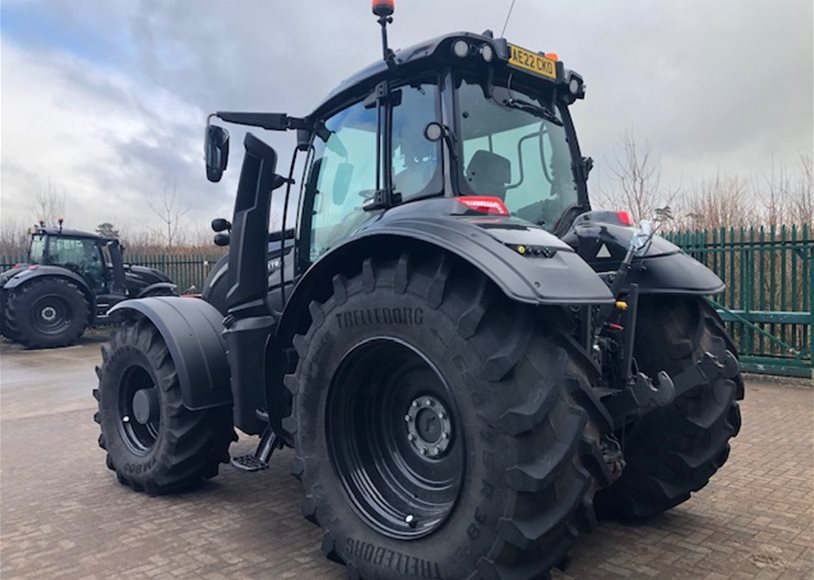 Valtra T235D Tractor