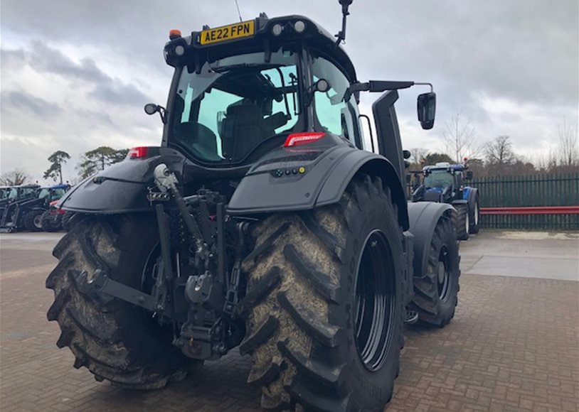 Valtra T235D Tractor