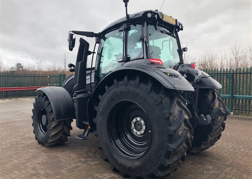 Valtra T235D Tractor