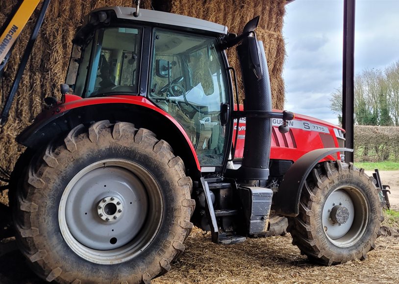 Massey Ferguson 7715SEFD6 Tractor