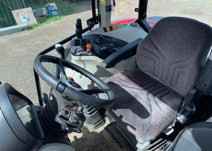 Massey Ferguson 4708M CAB Tractor