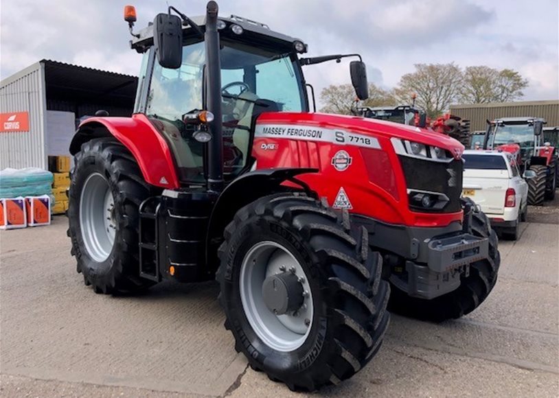 Massey Ferguson 7718SEFD6 Tractor