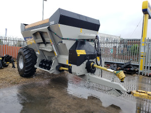 SHELBOURNE POWERSPREAD PRO 2300 MUCK SPREADER