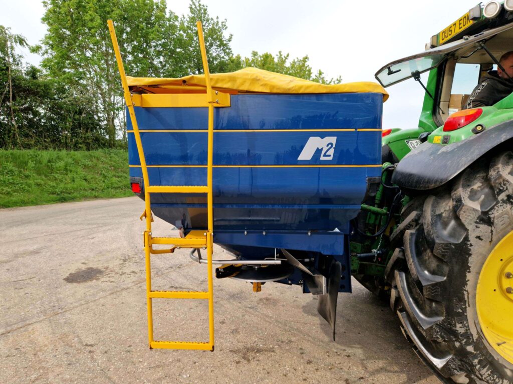 2009 KRM M2W QZ Fertiliser Spreader