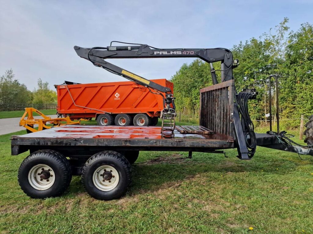 Farma Timber trailer with Palms 470 crane