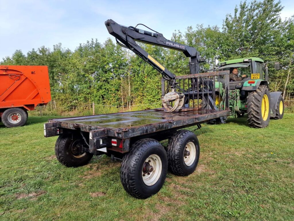 Farma Timber trailer with Palms 470 crane