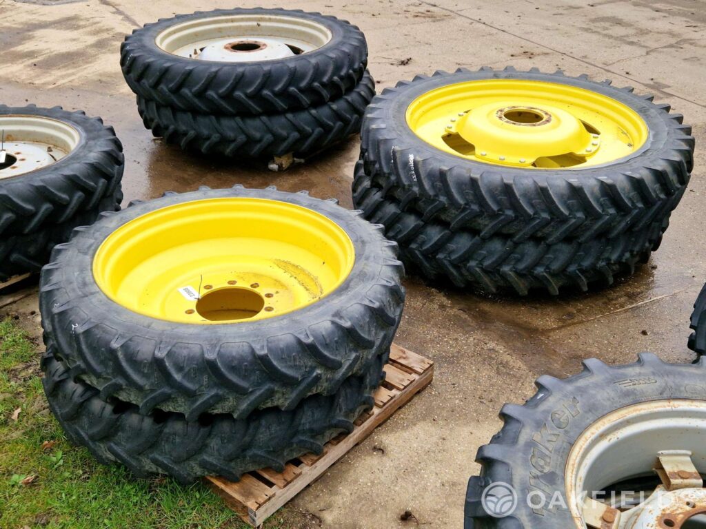 John Deere rowcrop wheels - 320/90 R50 & 270/95 R38