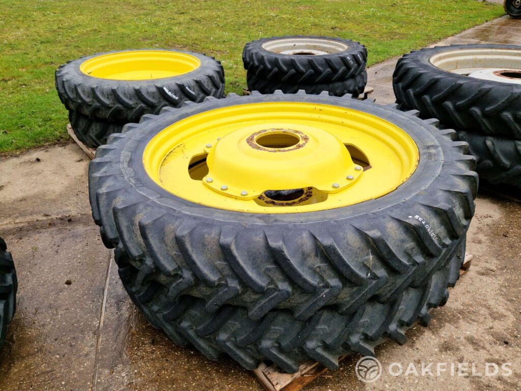 John Deere rowcrop wheels - 320/90 R50 & 270/95 R38
