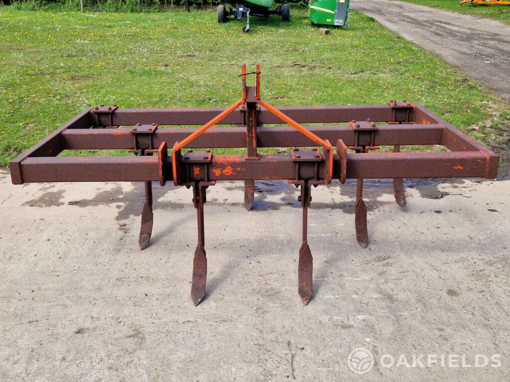 Browns 10' straight legged cultivator