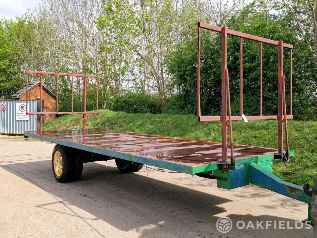 21' flat single axle bale trailer