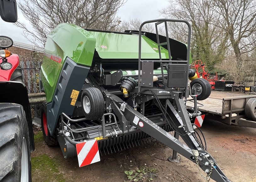 Fendt ROTANA130F Baler