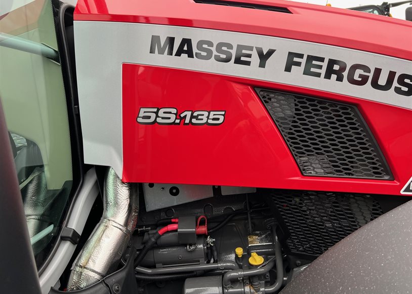 Massey Ferguson 5S.135EFD4 Tractor