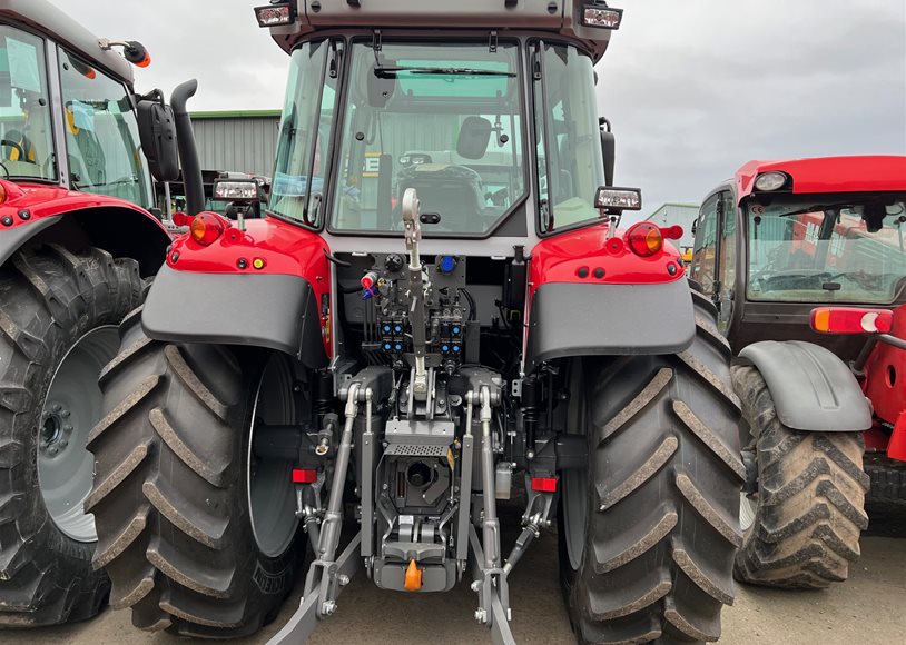 Massey Ferguson 5S.135EFD4 Tractor