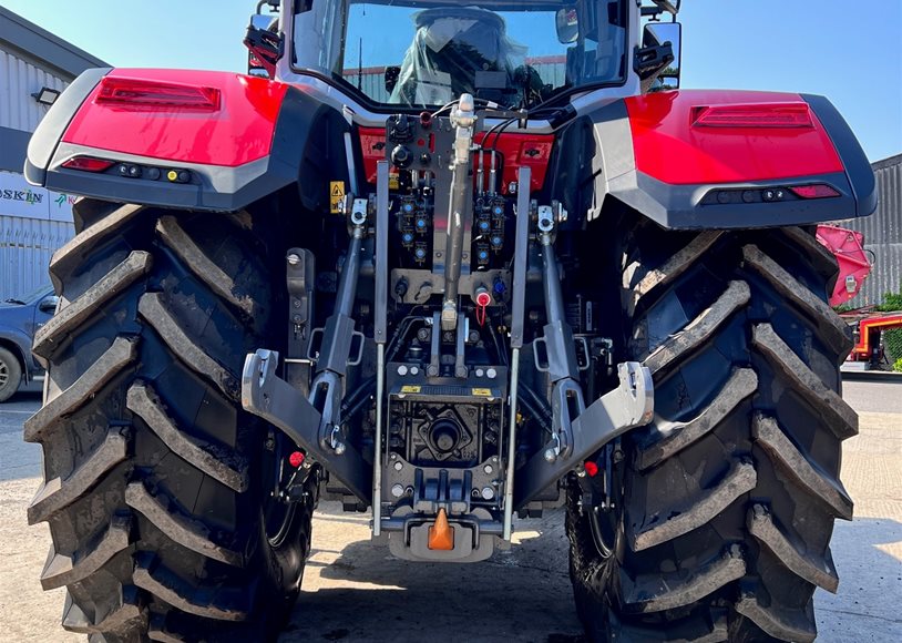 Massey Ferguson 8S.205EFD7 Tractor