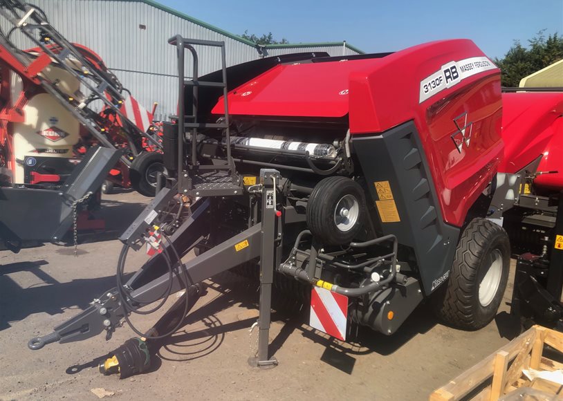 Massey Ferguson RB3130F Baler (Round)