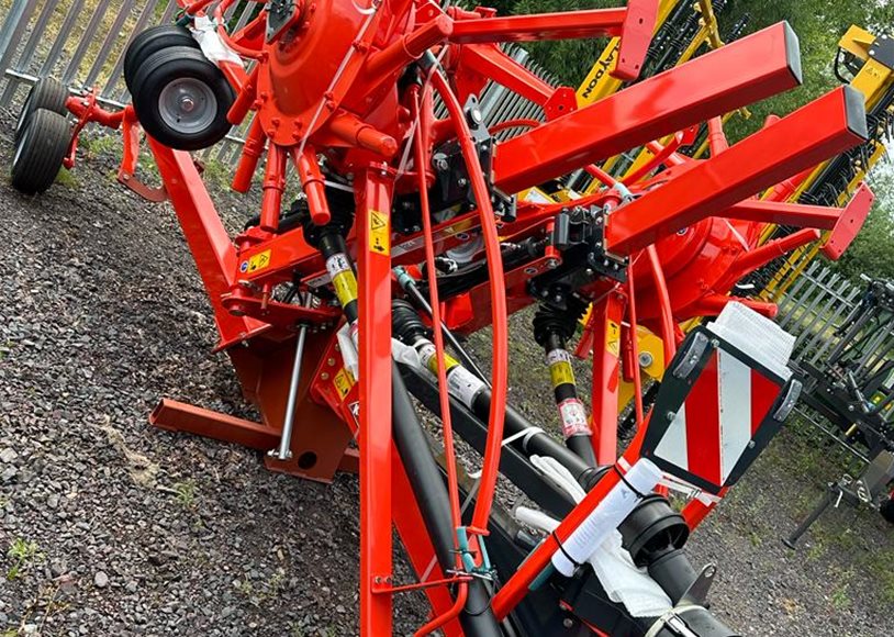 Kuhn GA8131 A02 Hay Rake