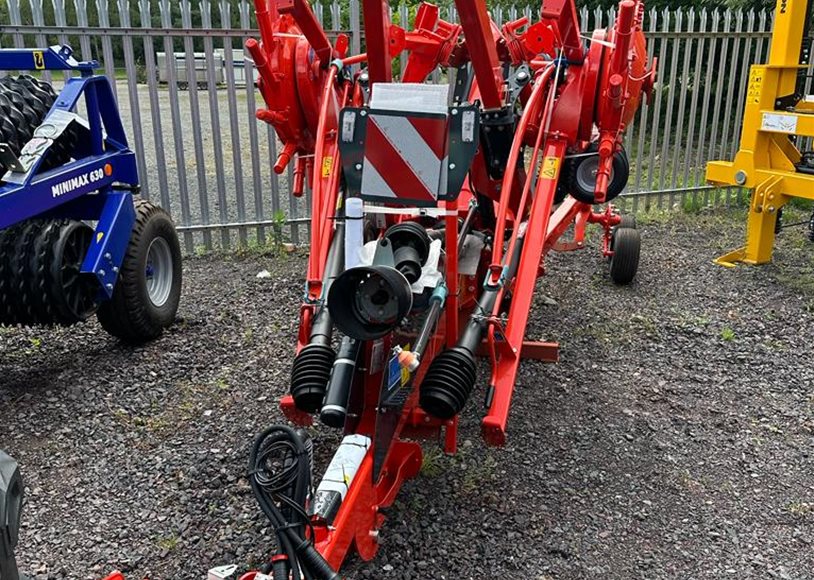 Kuhn GA8131 A02 Hay Rake