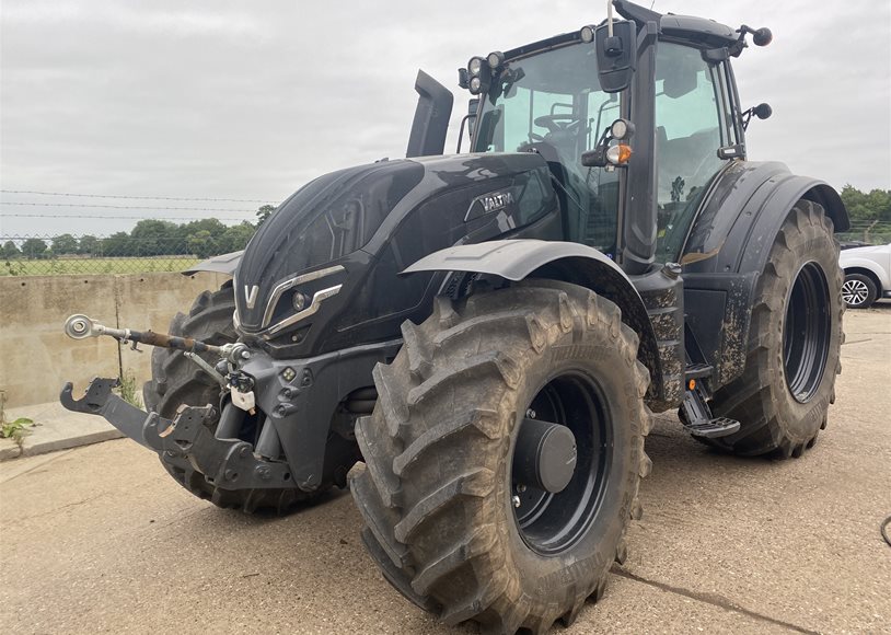 Valtra T235D Tractor