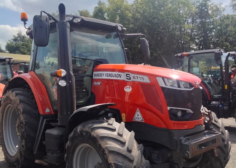 Massey Ferguson 6715SEFD6 Tractor