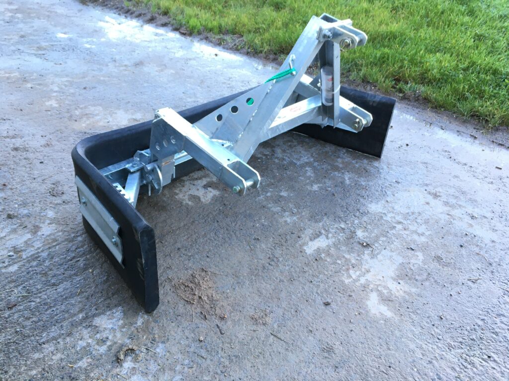 New Ritchie galvanised heavy duty yard scraper