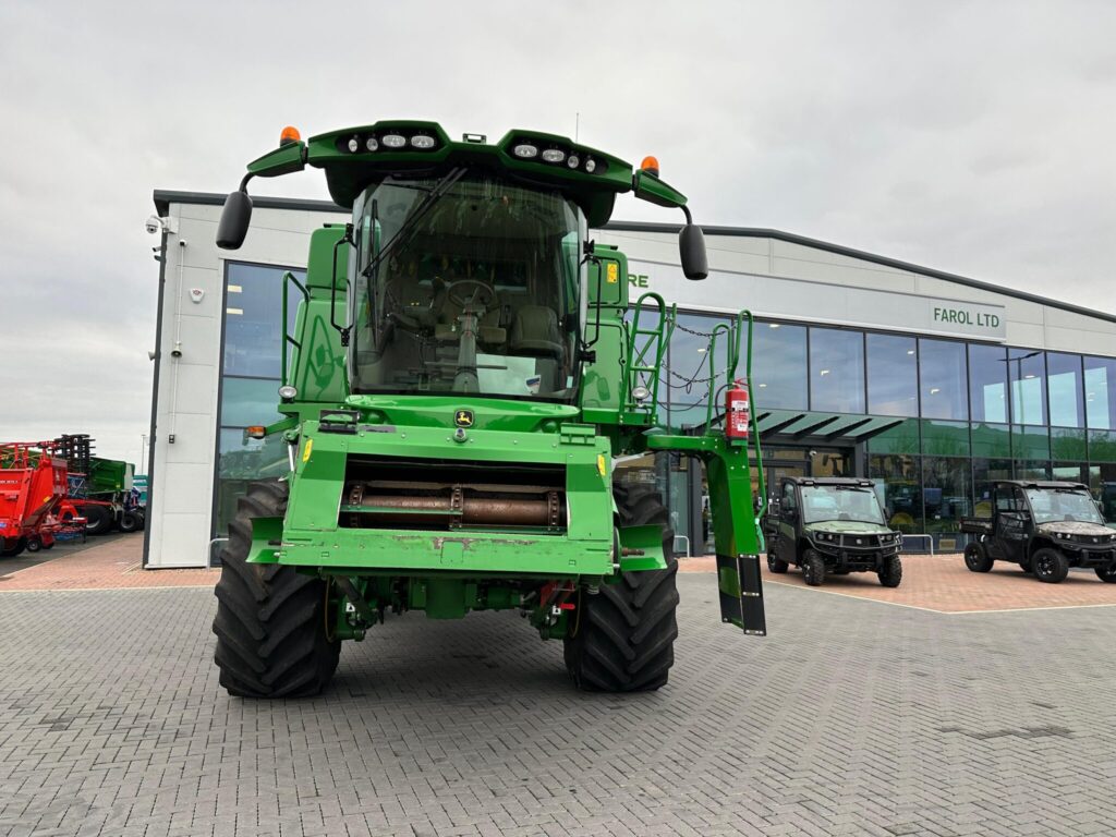 John Deere T560i