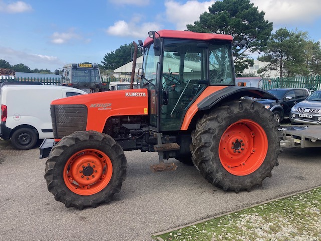 2007 Kubota M105s 550hrs. Tidy