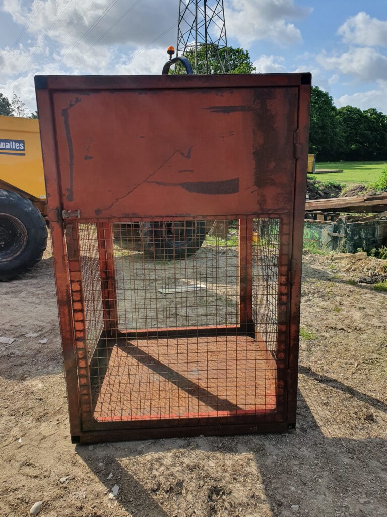 Storage / Gas Cage