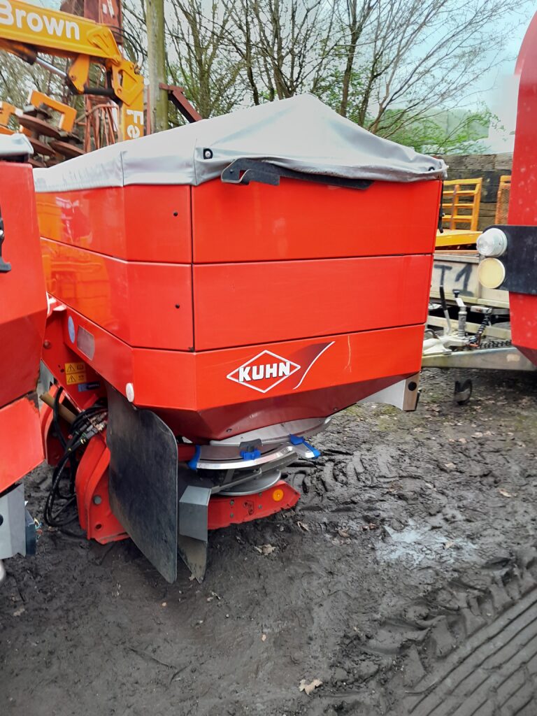 KUHN 30.1 FERTILISER SPREADER