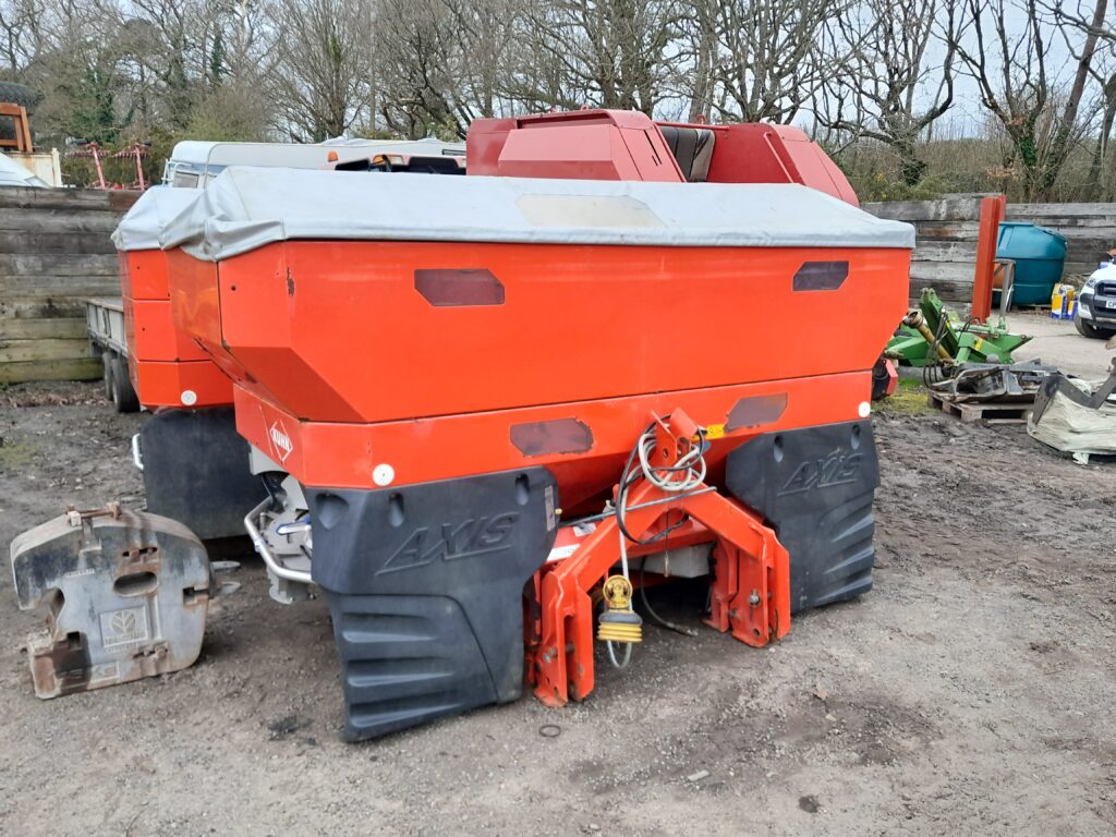 KUHN 40.1W FERTILISER SPREADER