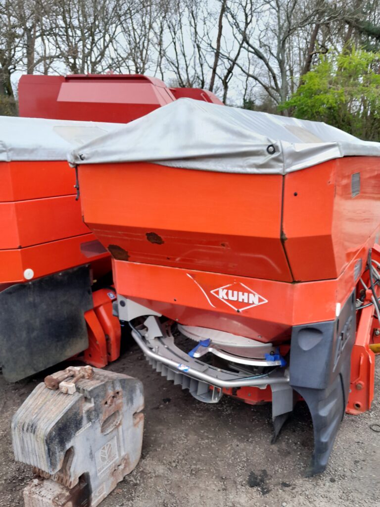 KUHN 40.1W FERTILISER SPREADER