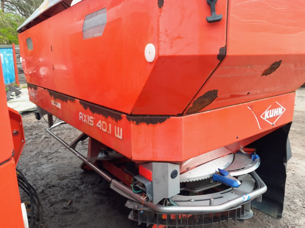 KUHN 40.1W FERTILISER SPREADER