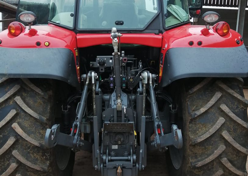 Massey Ferguson 6713SESD6 Tractor