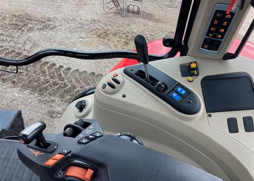 Massey Ferguson 6715SEFD6 Tractor