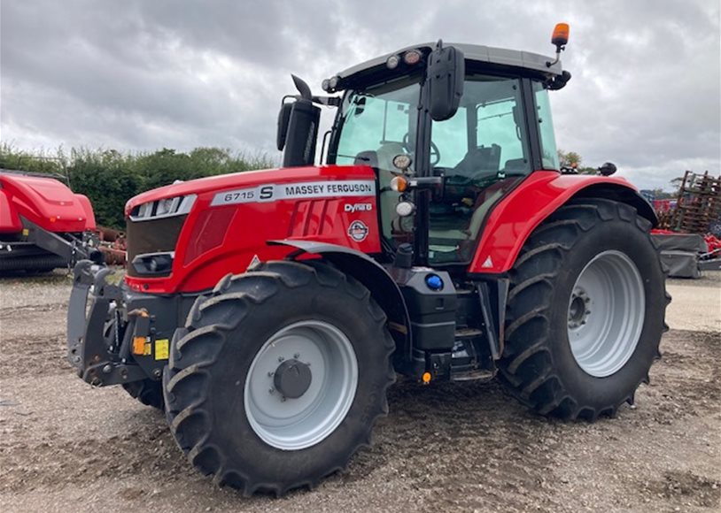 Massey Ferguson 6715SEFD6 Tractor