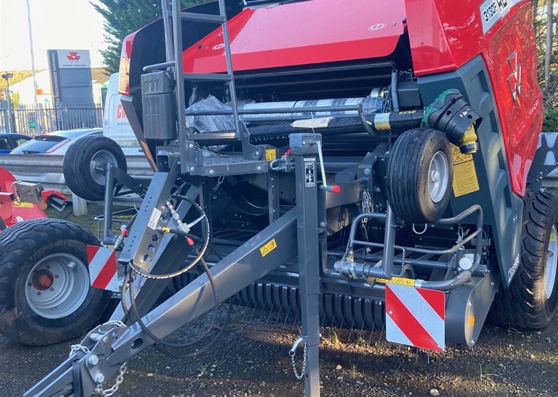 Massey Ferguson RB3130F Baler (Round)