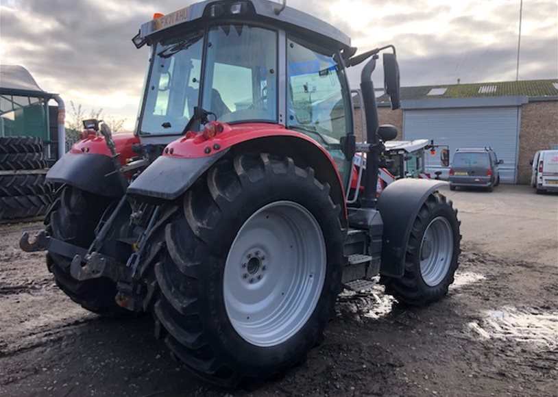 Massey Ferguson 5S.135EFD6 Tractor