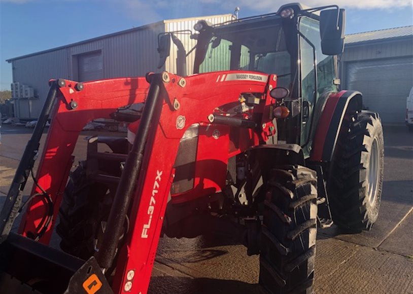 Massey Ferguson 5711 Tractor