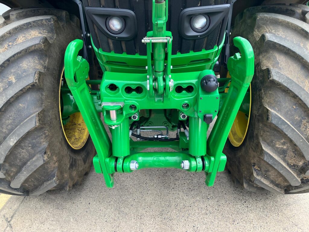 John Deere 6R 215