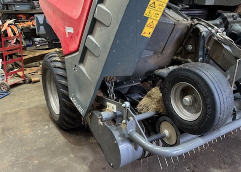 Massey Ferguson RB3130F Baler (Round)