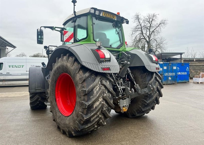 Fendt 828 Tractor