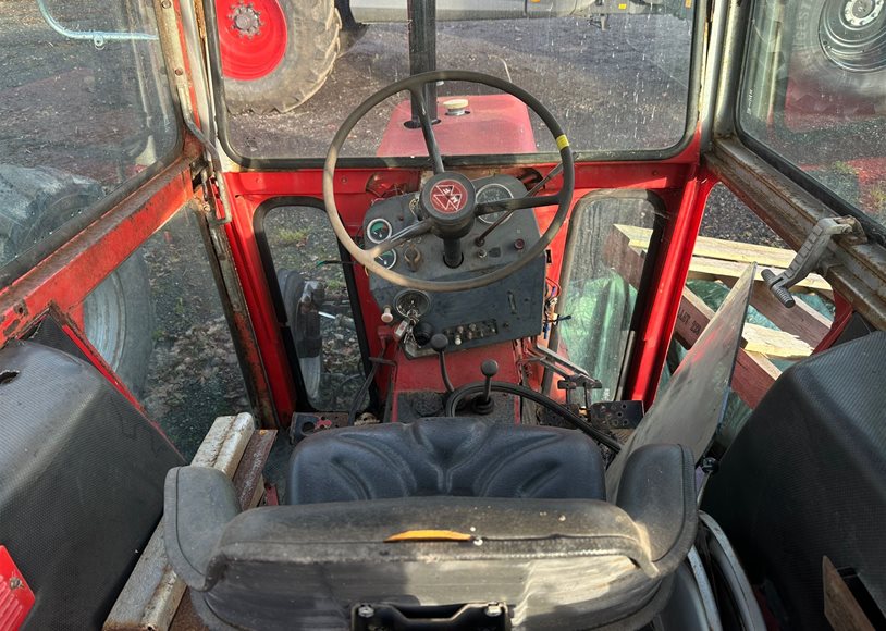 Massey Ferguson 550 Tractor