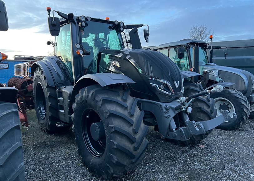 Valtra T235D Tractor