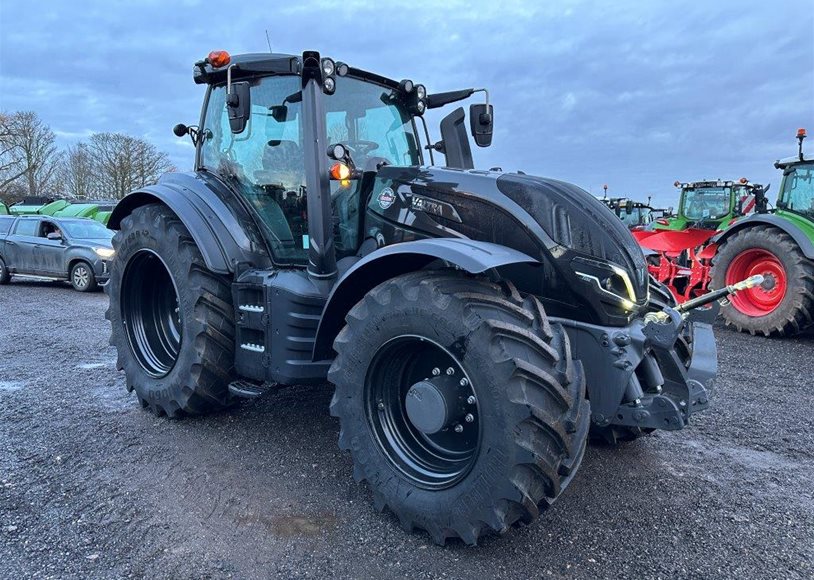 Valtra T235D Tractor