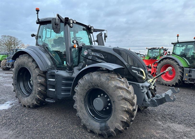 Valtra T235D Tractor